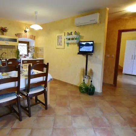Apartman Klimatisierte In Tar Mit Garten, Terrasse Und Grill Poreč