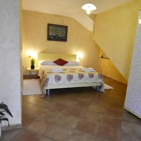 Klimatisierte In Tar Mit Garten, Terrasse Und Grill بوريتش
