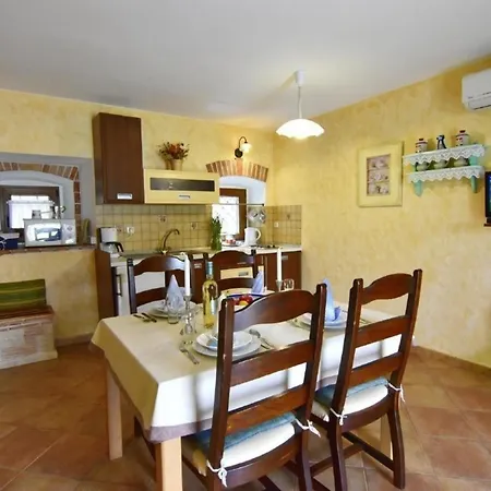 Apartment Klimatisierte In Tar Mit Garten, Terrasse Und Grill