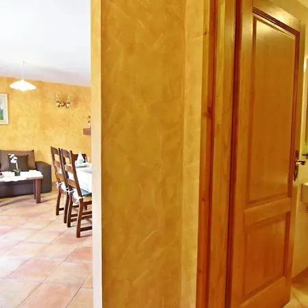 Klimatisierte In Tar Mit Garten, Terrasse Und Grill *