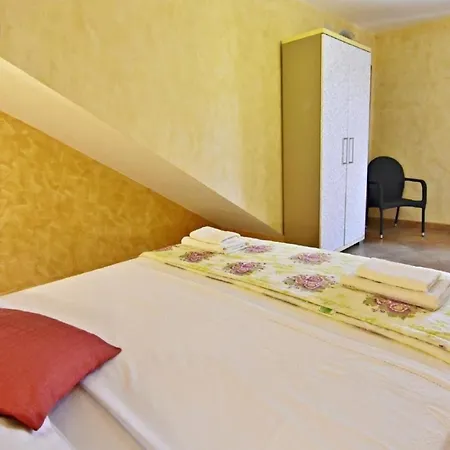 Lejlighed Klimatisierte In Tar Mit Garten, Terrasse Und Grill Poreč