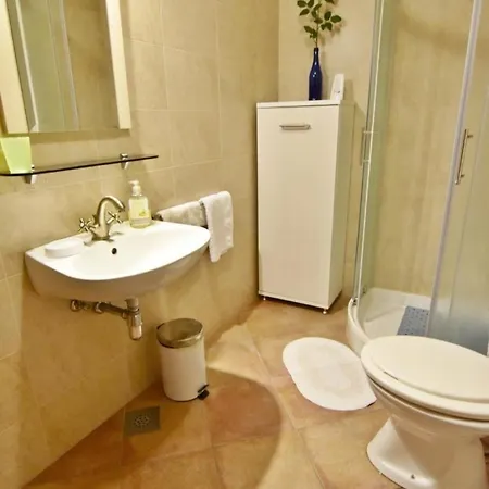 Klimatisierte In Tar Mit Garten, Terrasse Und Grill Apartamento