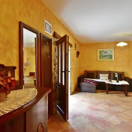 Apartment Klimatisierte In Tar Mit Garten, Terrasse Und Grill
