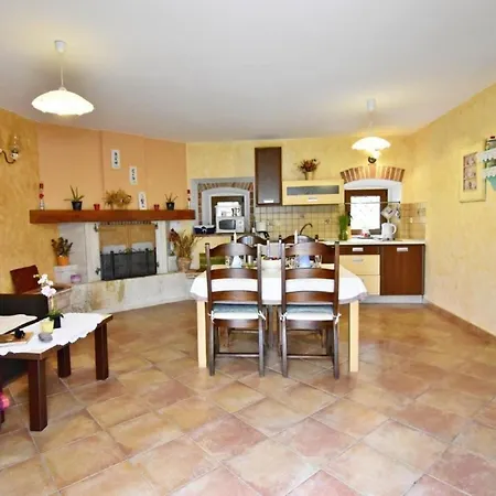 Apartment Klimatisierte In Tar Mit Garten, Terrasse Und Grill *