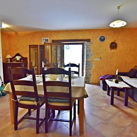 Klimatisierte In Tar Mit Garten, Terrasse Und Grill *